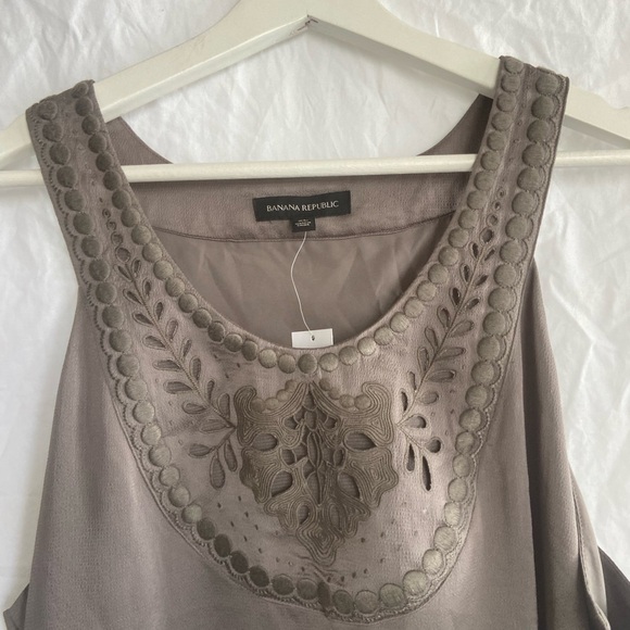 Banana Republic Silver Gray Racerback With Velvet Cut
Work Lined Size XL NEW - Picture 8 of 16